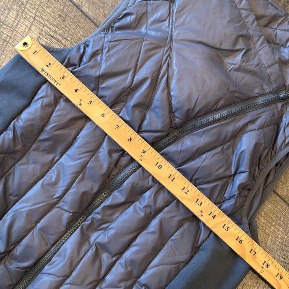 4-U Performance Women's Quilted Down Puffer Vest Gray Size M - Picture 6 of 7